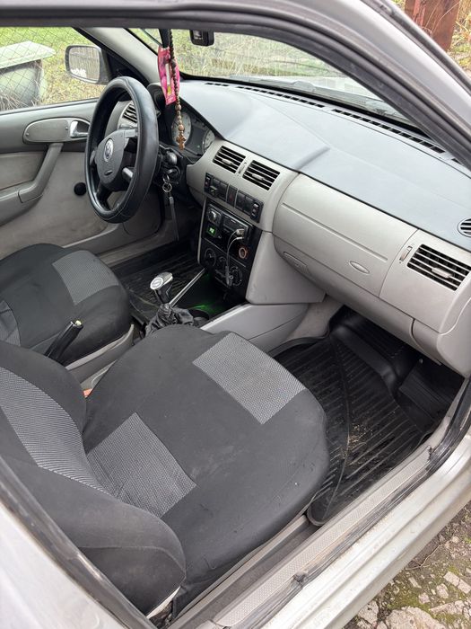 Volkswagen pointer 2006 года