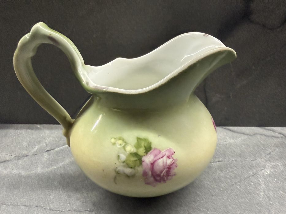 Фарфор кузнецов ,молочник ,сервиз