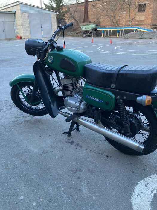 Мотоцикл Восход 3 перебраний мотор-коробка, сів поїхав.