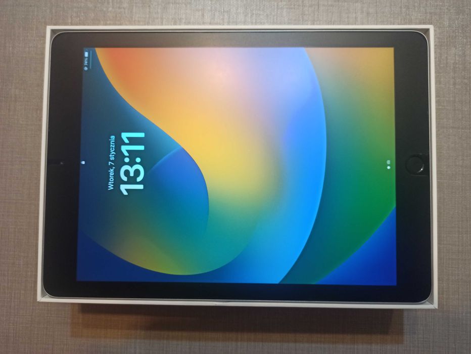 Tablet Apple iPad (6. generacji) 32 GB A1893 + Rysik