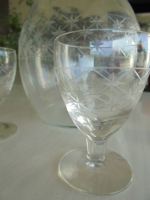 Conjunto 2 Garrafas de Licor e 12 Copos Vintage