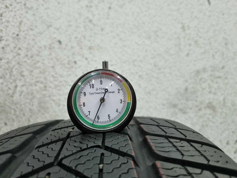 225/40/19 93H Pirelli Winter Sotto Zero 3 MO Dot.3921R