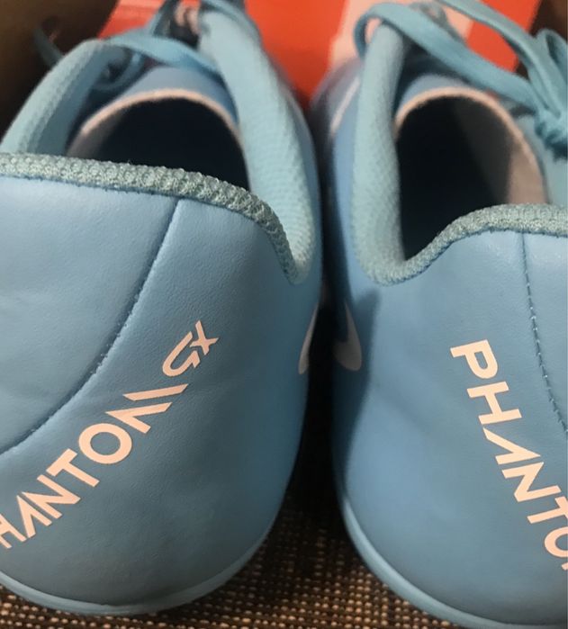 Chuteiras NIke Phantom GX II Club FG/MG