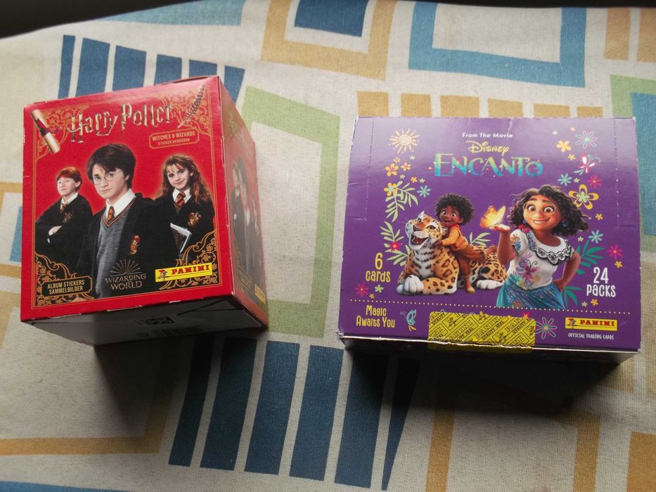 Caixas vazias de cromos+poster e saquetas