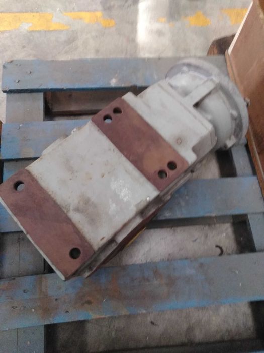 Redutor Bonfiglioli A41 I=22.7 P90B5 (NOVO)