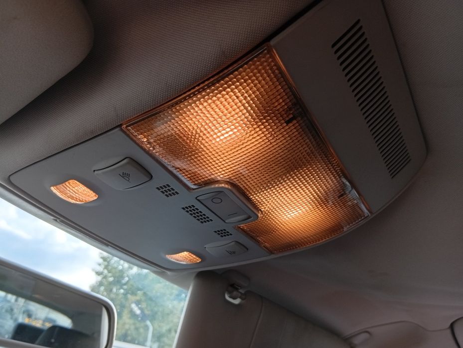 Lampka podsufitki oświetlenie wnętrza AUDI A4 B7