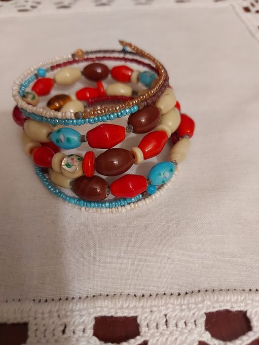 Pulseira de 7 voltas, várias cores.