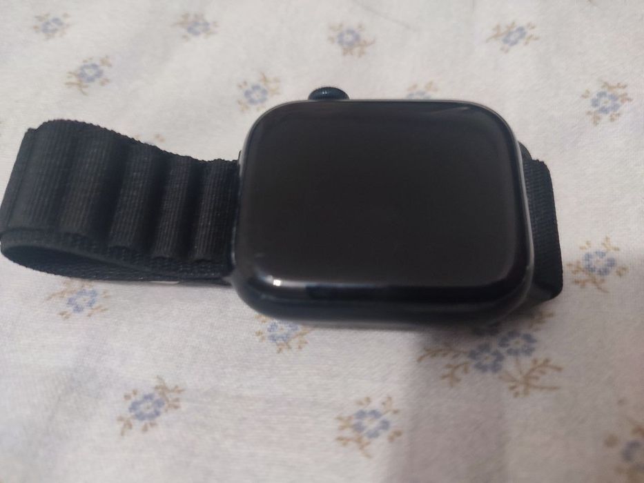 Apple Watch Series 9 45mm в доброму стані.