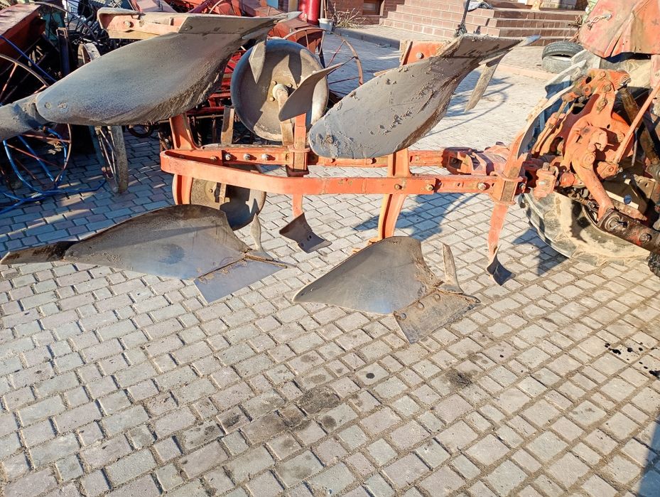 Продам плуг 2 по30 HUARD