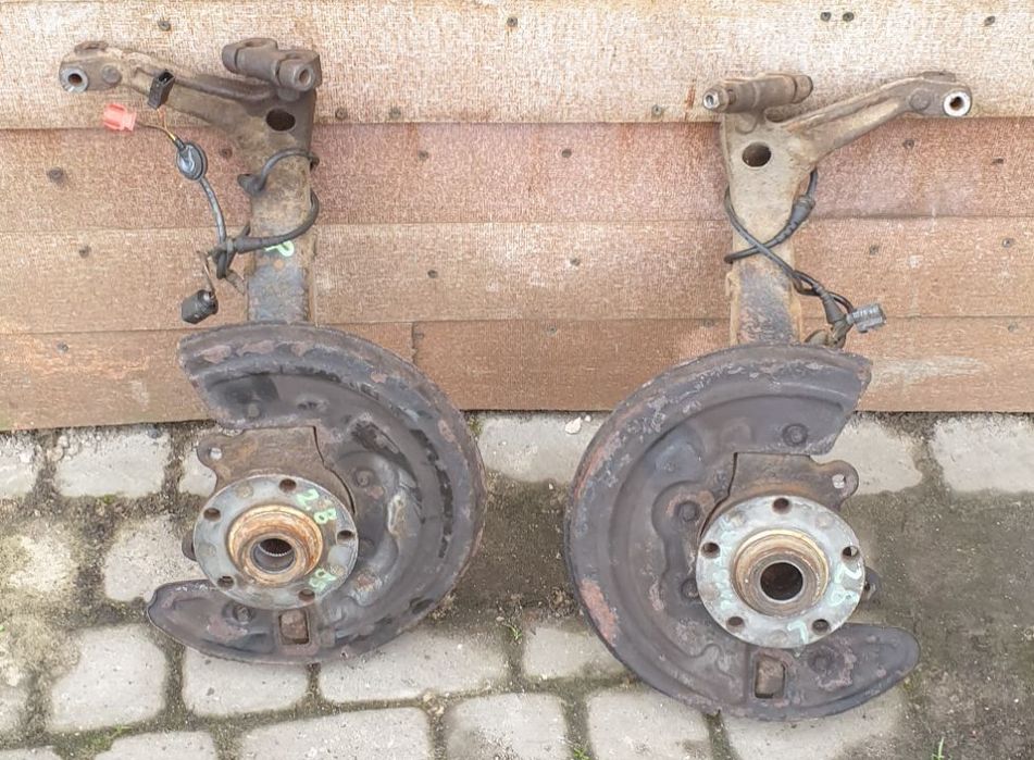 zwrotnica p/l vw passat b5 lift kombi 2.8 v6 4x4