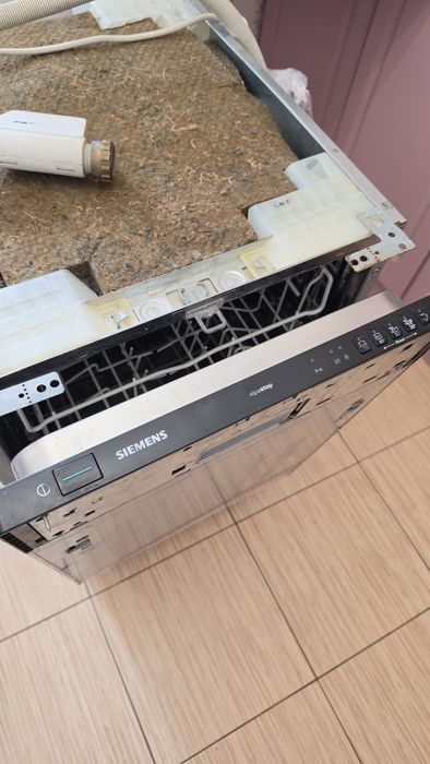 Продам посудомийну машину Siemens 45 см