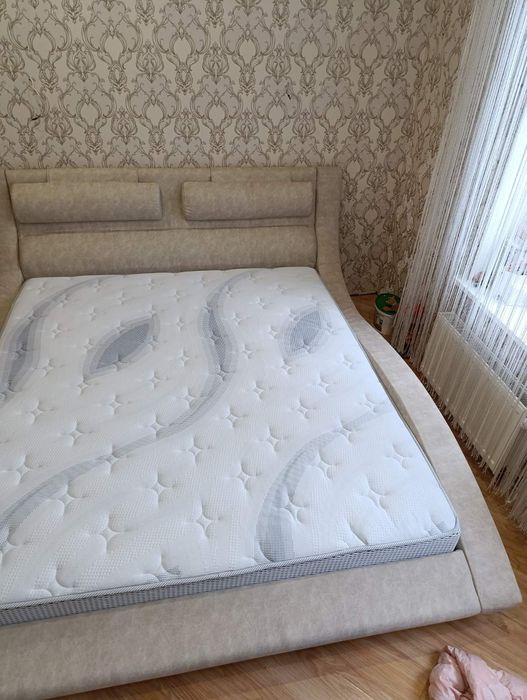 Ліжко з матрацом