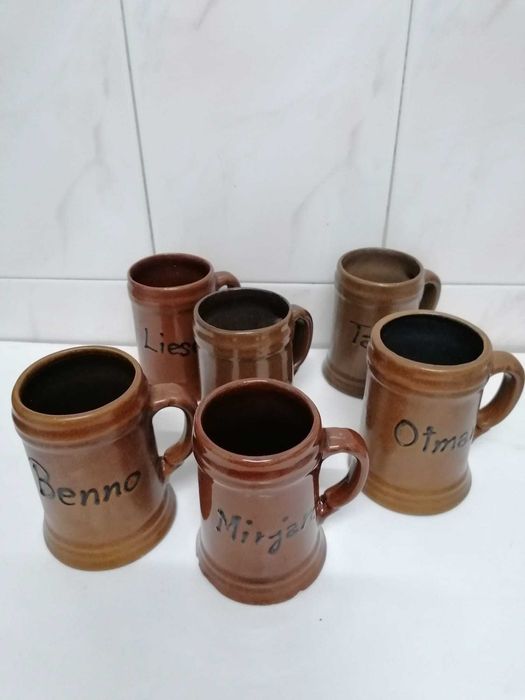 Conjunto de 6 Canecas em barro antigas