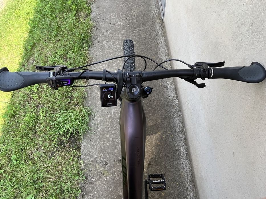 Електровелосипед  CUBE