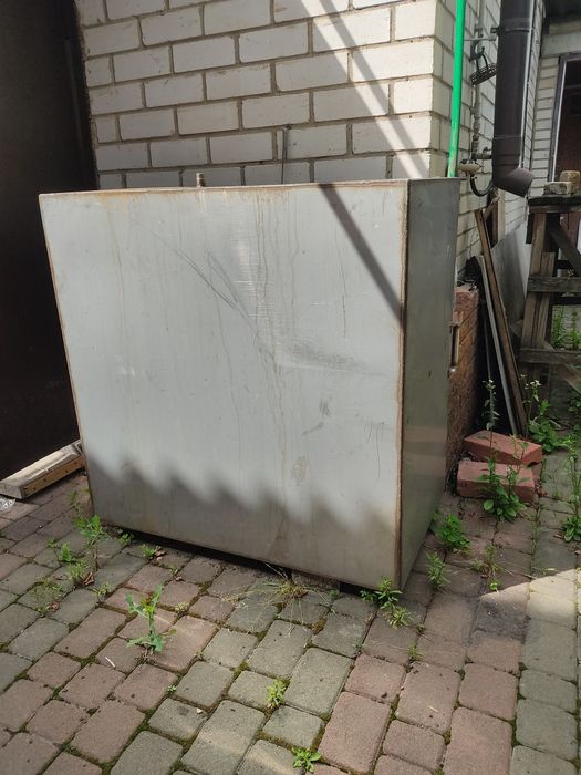 Нержавіючий бак. Об'єм 600 л. Новий