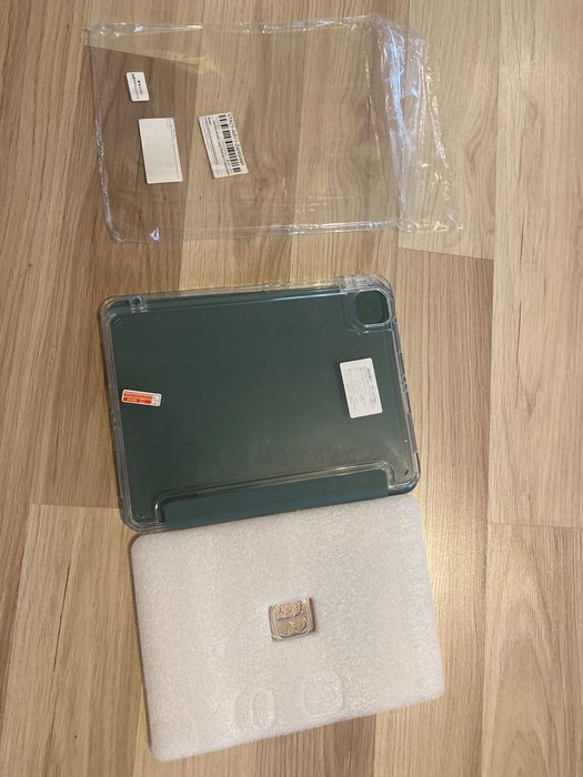 Air 11 dark green case