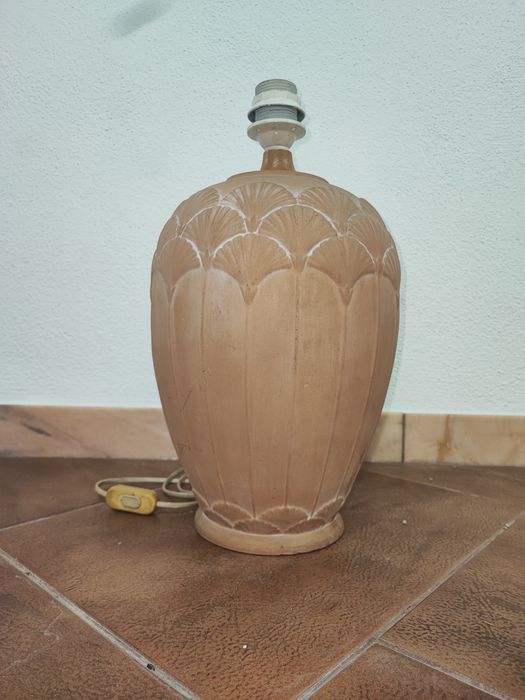 Candeeiro em cerâmica trabalhado