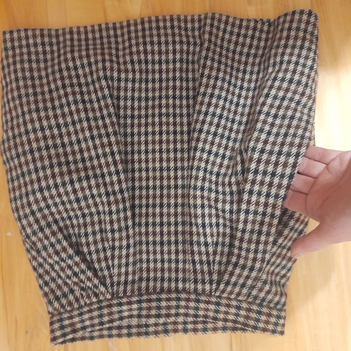 Spodnica dziewczęca w kratę na 134-140 cm