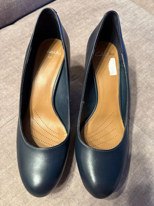 Czółenka Clarks skórzane granatowe nowe 39