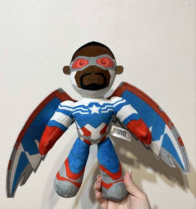 Іграшка капітан Америка