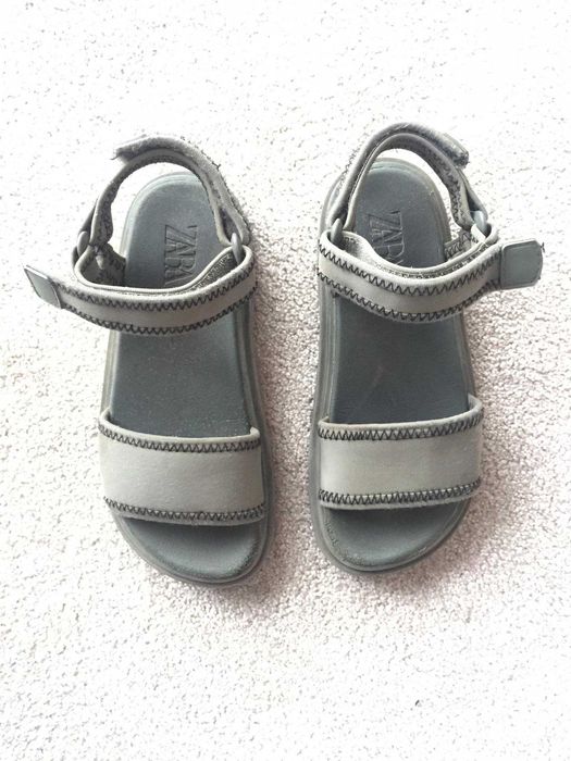 Sandália de neopreno com sola com rasto Zara