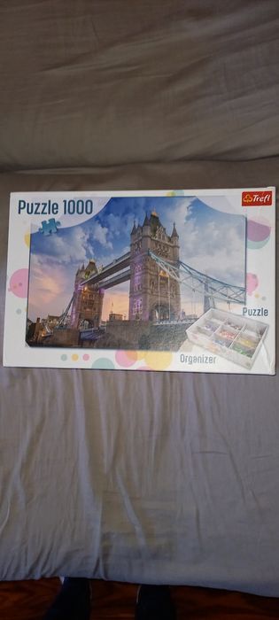 Puzzle 1000 szt stan bardzo dobry