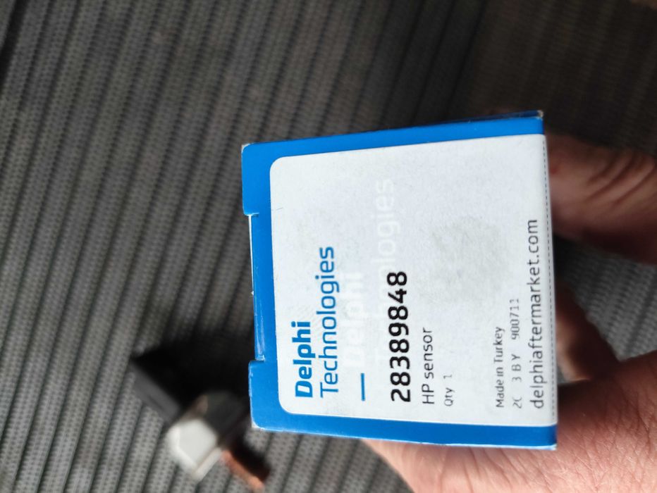 Датчик тиску палива Delphi 28389848