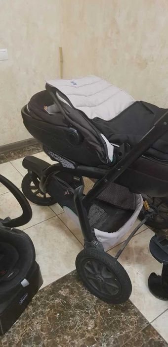 Продам коляску CHICCO