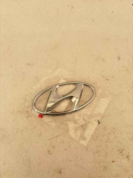 Hyundai I10 emblemat znaczek logo tył tylny nowy