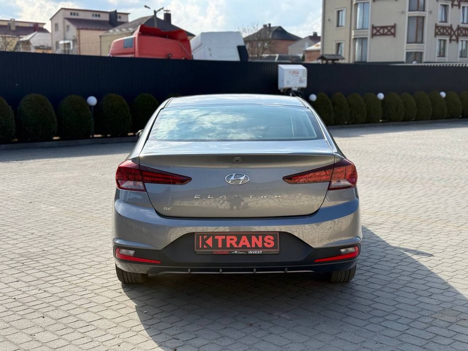 Оренда авто Hyundai Elantra. Прокат авто Львів