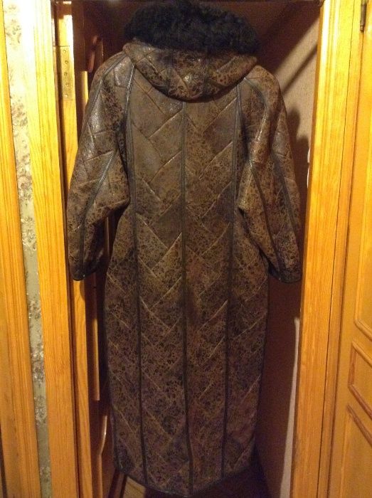 Продам натуральную дубленку.