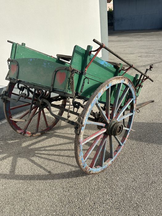 Carroça antiga em bom estado