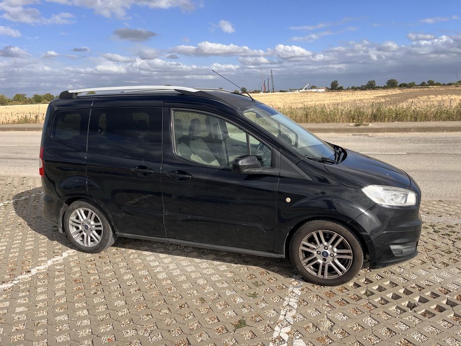 Ford Tourneo Courier 1.5 tdci 5 lugares — photo 4