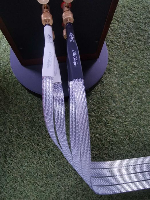 Przewody głośnikowe "Nordost Valhalla" bi wire.