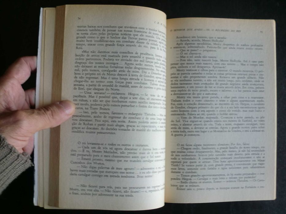 Os Senhores dos Anéis de J. R. R. Tolkien. - Volume I e III