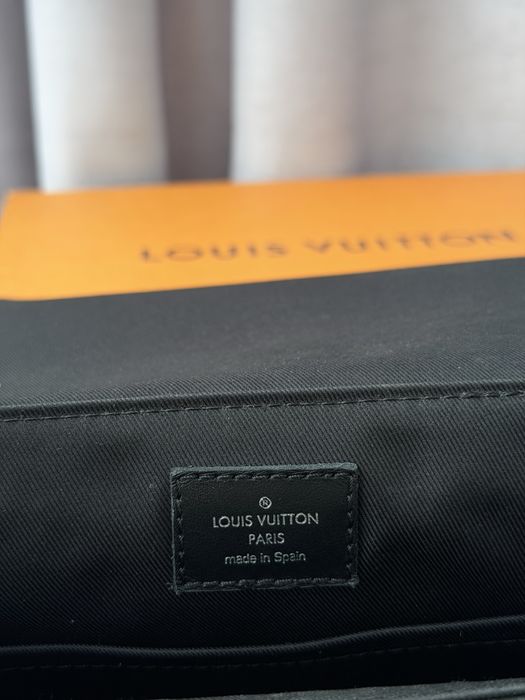 Сумка-мессенджер Louis Vuitton