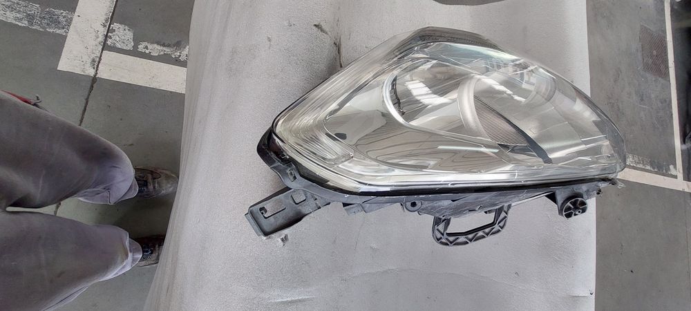 Ótica esquerda citroen berlingo b9