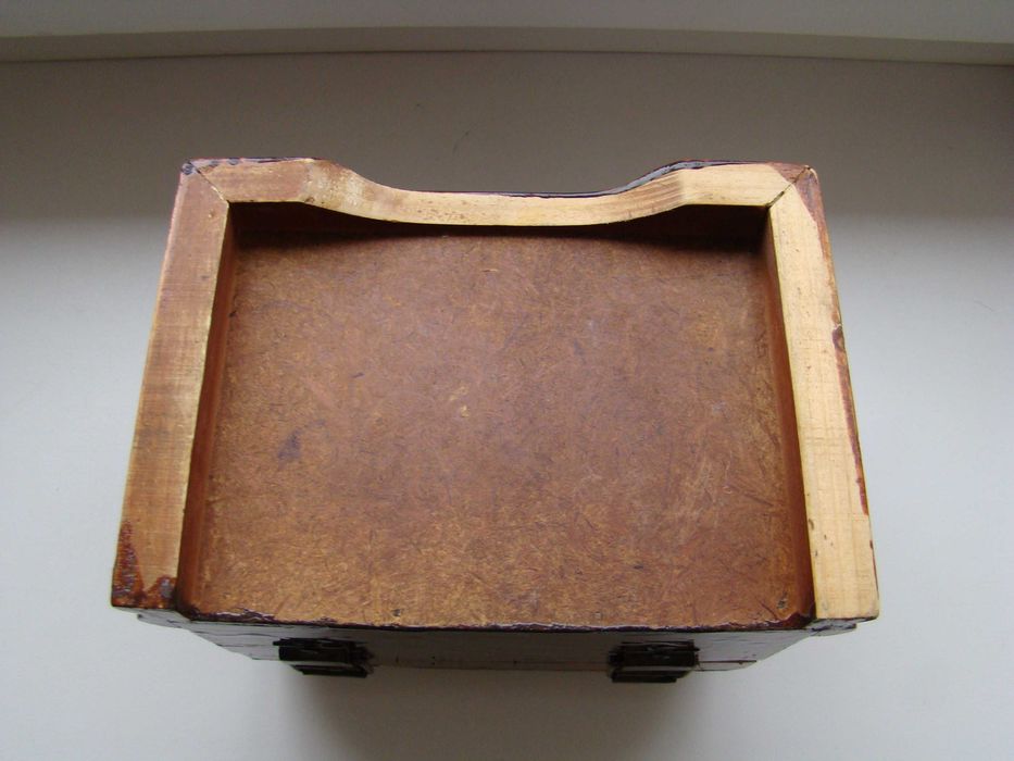 Деревянная шкатулка сундучок.