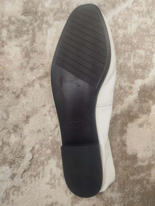 Продам нові лофери Zara.