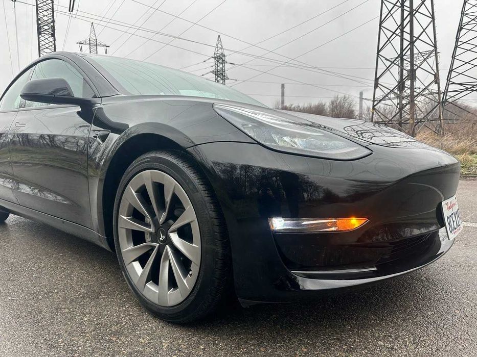 продам Tesla 3 2023