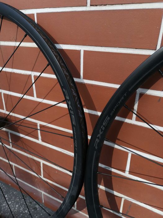 Komplet kół Axis Sport