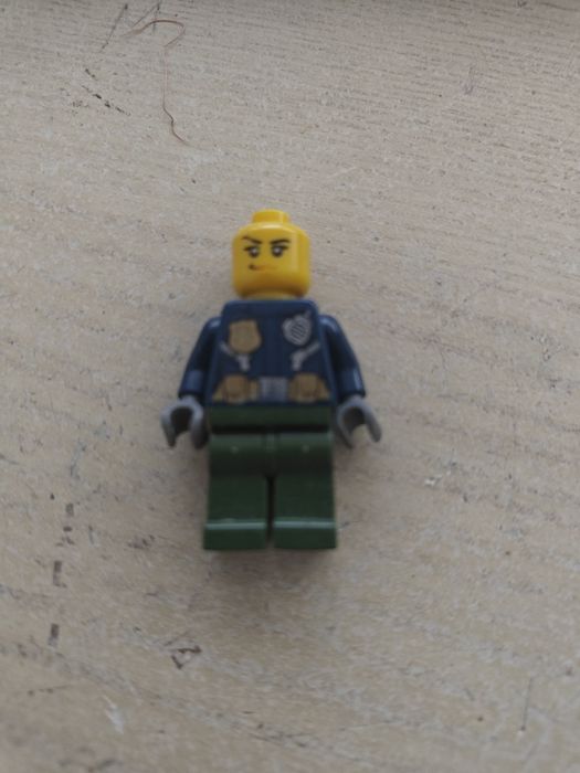 Ludzik LEGO policjant