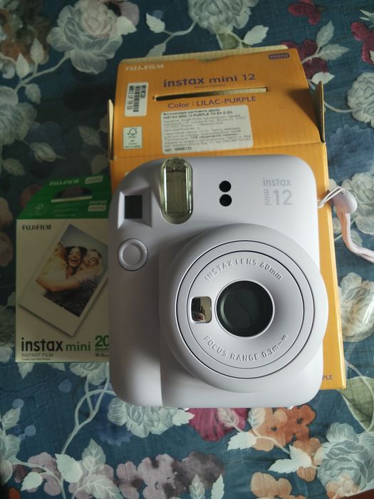 Instax mini 12  з картриджем