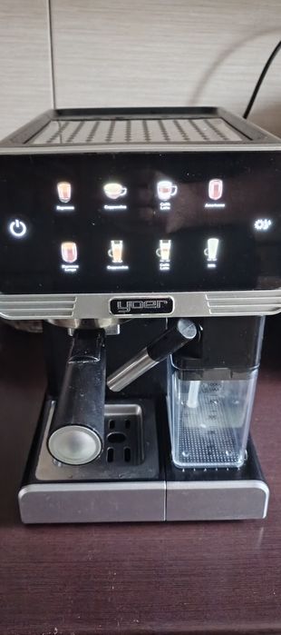 Ekspres ciśnieniowy yoer creamo EMF03BK