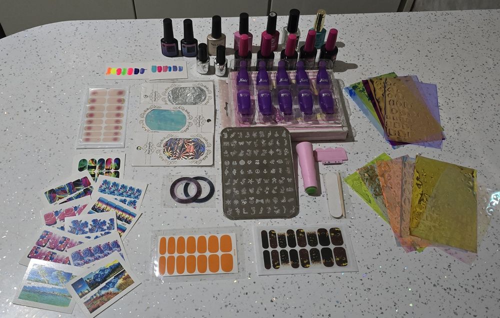 Zestaw Lakiery hybrydowe, naklejki,folia transparentny do paznokci