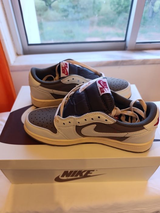 Nike  Travis Scott Air Jordan 1 Low OG "Reverse Mocha" sneakers