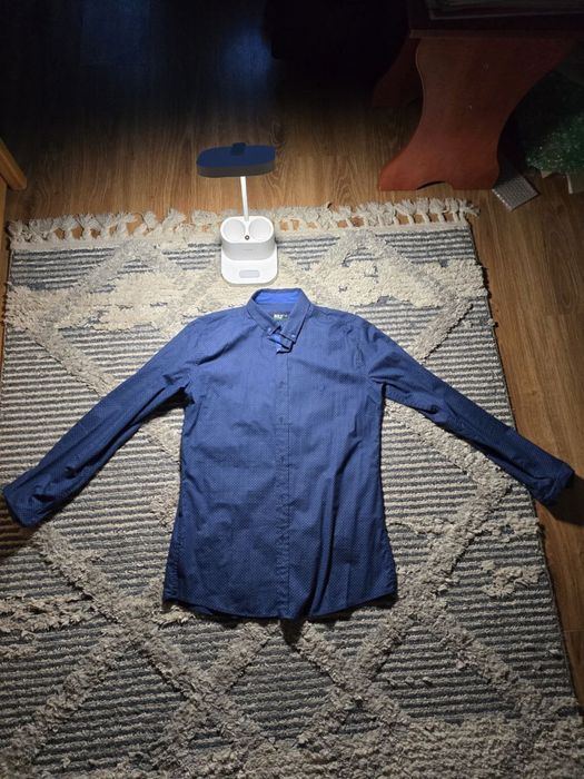 2 чоловічі сорочки