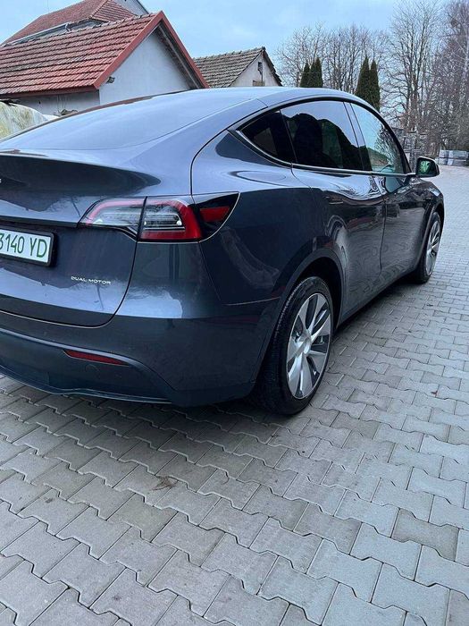Tesla Model Y Long Range Dual Motor 82 kW