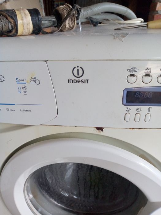 Пральна машина Indesit