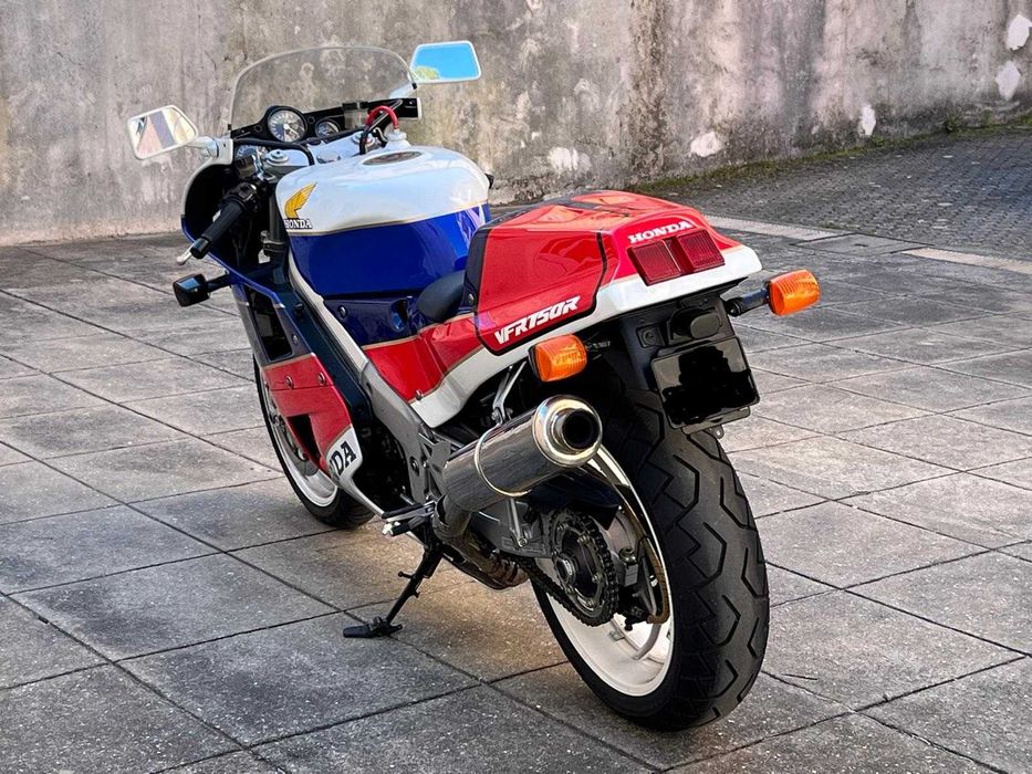 Honda RC30 VFR750R